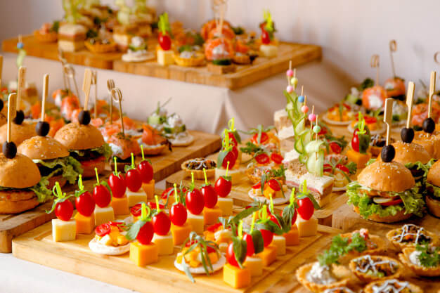 Things to Consider When Searching for Home Catering Services
